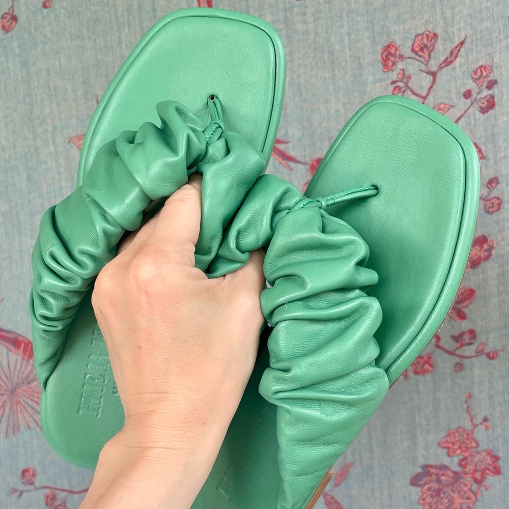 HEREU Nuvola ‘Scrunchy’ Leather Sandals Flip-flops 6/36